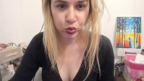 Snapshot of artsyandcraftsy_ chatting on 9, 11, 2025 MIA online show from 9, 11, 2025