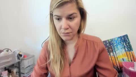 Snapshot of artsyandcraftsy_ chatting on 13, 11, 2025 MIA online show from 13, 11, 2025