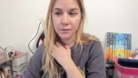 Snapshot of artsyandcraftsy_ chatting on 16, 11, 2025 MIA online show from 16, 11, 2025