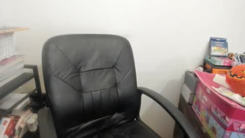 Snapshot of artsyandcraftsy_ chatting on 2, 3, 2026 MIA online show from 2, 3, 2026