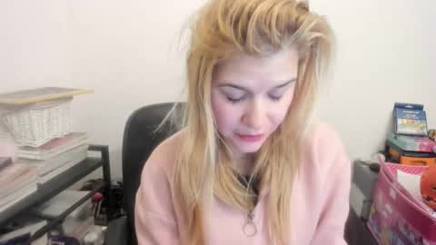 Snapshot of artsyandcraftsy_ chatting on 6, 3, 2026 MIA online show from 6, 3, 2026