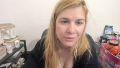 Snapshot of artsyandcraftsy_ chatting on 16, 3, 2026 MIA online show from 16, 3, 2026