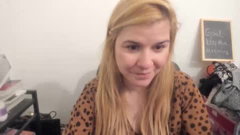 Snapshot of artsyandcraftsy_ chatting on 21, 3, 2026 MIA online show from 21, 3, 2026