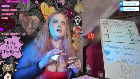 Snapshot of artsyheartsyy chatting on 9, 10, 2025 ArtsyHeartsyy online show from 9, 10, 2025