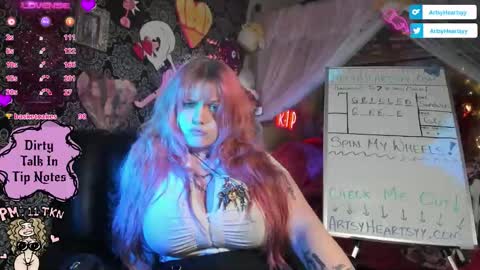 Snapshot of artsyheartsyy chatting on 15, 11, 2025 ArtsyHeartsyy online show from 15, 11, 2025