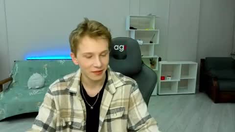 Snapshot of artycropp chatting on 2, 12, 2025 Archie online show from 2, 12, 2025