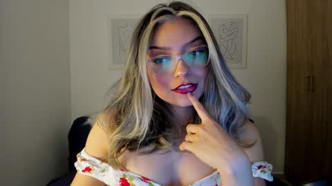 Snapshot of ary_cam230 chatting on 19, 1, 2025 Zahaara online show from 19, 1, 2025