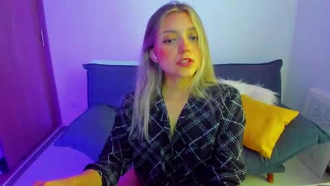 Snapshot of ary_cam230 chatting on 8, 10, 2025 Zahaara online show from 8, 10, 2025