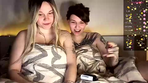 Arya brunett and Cassie blond online show from 10, 12, 2024