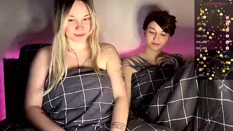 Arya brunett and Cassie blond online show from 16, 12, 2024