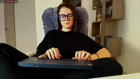 Snapshot of arya_starkw chatting on 7, 11, 2025 Ary 3 online show from 7, 11, 2025