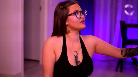 Lunaa  online show from 24, 10, 2025