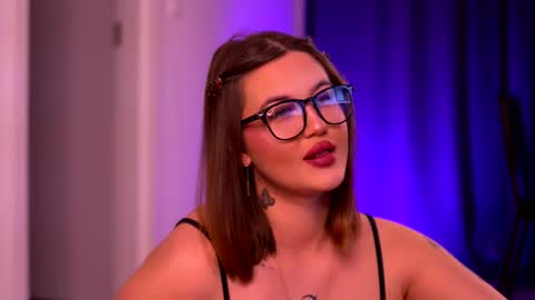 Lunaa  online show from 27, 10, 2025