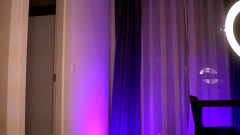 Lunaa  online show from 8, 11, 2025