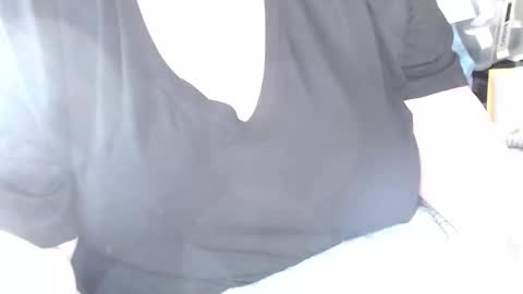 Snapshot of asecretyoumustkeep chatting on 18, 11, 2025 a secret you must keep online show from 18, 11, 2025