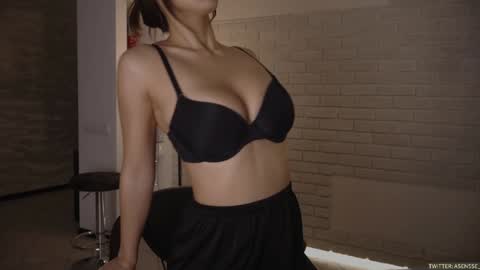 Snapshot of asensse chatting on 10, 12, 2024 Call me Ann online show from 10, 12, 2024