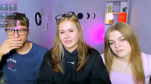 ash_raven_ online show from 19, 9, 2025