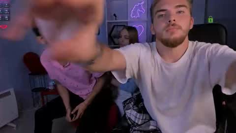 ash_raven_ online show from 8, 10, 2025