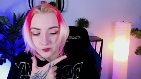 Snapshot of asheluck chatting on 9, 2, 2025 AshleyAshe online show from 9, 2, 2025