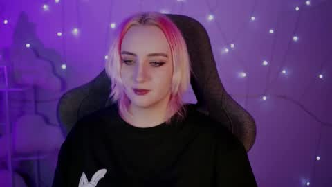 Snapshot of asheluck chatting on 21, 2, 2025 AshleyAshe online show from 21, 2, 2025