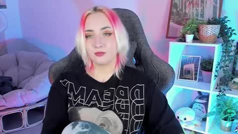 Snapshot of asheluck chatting on 3, 3, 2025 AshleyAshe online show from 3, 3, 2025