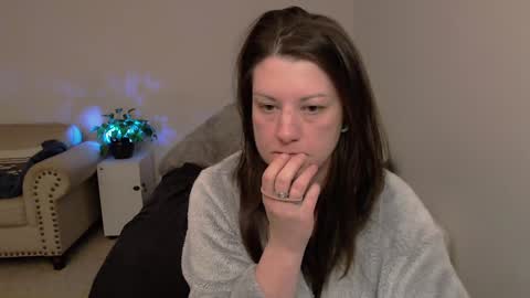 Ashelynn Grey online show from 5, 2, 2025