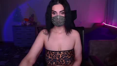   Yasmina   online show from 15, 1, 2025