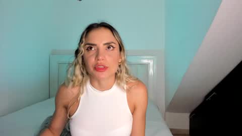 Snapshot of ashley_blair chatting on 4, 3, 2025 ashley_blair online show from 4, 3, 2025
