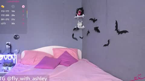 Snapshot of ashley_fly chatting on 30, 10, 2025 ashley_fly online show from 30, 10, 2025