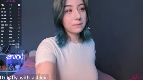 Snapshot of ashley_fly chatting on 16, 11, 2025 ashley_fly online show from 16, 11, 2025