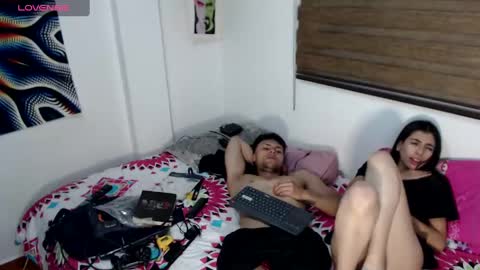 ASHLEY AND TYLER online show from 28, 1, 2025