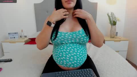 Ashley knight online show from 4, 12, 2024