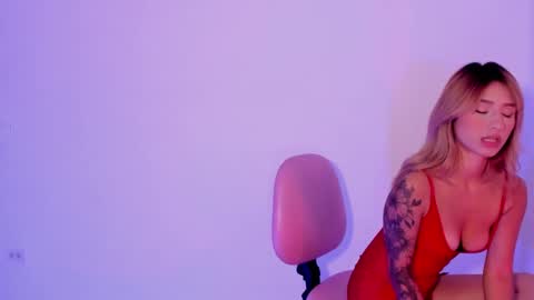 Snapshot of ashleyroys_111 chatting on 14, 10, 2025 dahiana online show from 14, 10, 2025