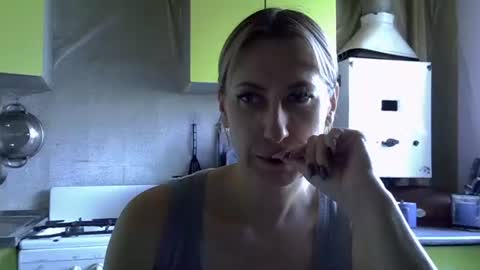 Snapshot of ashleyxhoney chatting on 22, 9, 2025 AshleyXHoney online show from 22, 9, 2025
