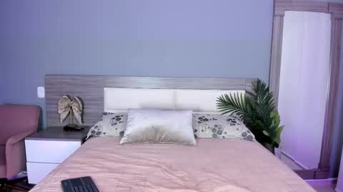 Snapshot of ashly_hills chatting on 18, 11, 2025 Ashly online show from 18, 11, 2025