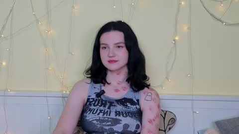 Snapshot of ashlyvincente chatting on 14, 11, 2025 Kristine online show from 14, 11, 2025