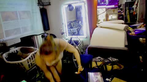 ashmomo online show from 11, 12, 2024