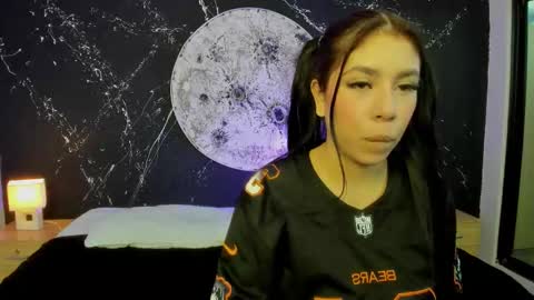 Asia and Zoe online show from 9, 9, 2025