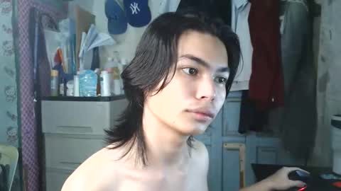 Snapshot of asian_babyboi chatting on 10, 10, 2025 asian_babyboi online show from 10, 10, 2025