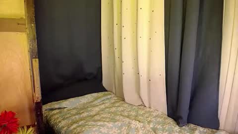 Snapshot of asian_cougar69 chatting on 2, 10, 2025 Elaine Navales online show from 2, 10, 2025