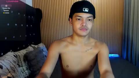 VICTORIA SCOTT online show from 1, 12, 2025