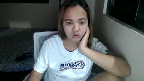 Snapshot of asianprettymay chatting on 13, 10, 2025 asianprettymay online show from 13, 10, 2025