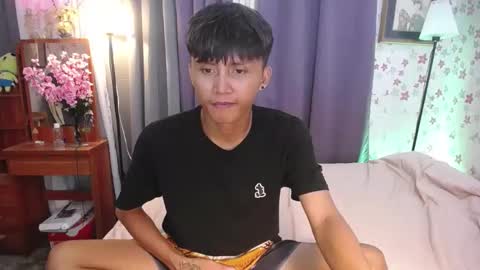 Snapshot of asiansmokeyxx chatting on 11, 12, 2024 prince online show from 11, 12, 2024