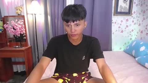 Snapshot of asiansmokeyxx chatting on 7, 1, 2025 prince online show from 7, 1, 2025