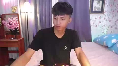 Snapshot of asiansmokeyxx chatting on 8, 1, 2025 prince online show from 8, 1, 2025