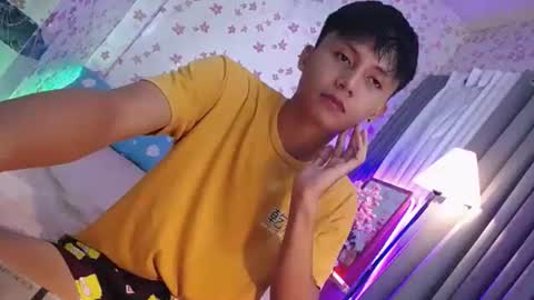 Snapshot of asiansmokeyxx chatting on 16, 2, 2025 prince online show from 16, 2, 2025