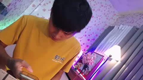 Snapshot of asiansmokeyxx chatting on 18, 2, 2025 prince online show from 18, 2, 2025