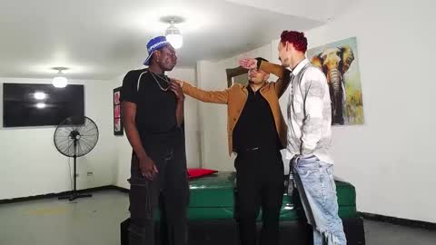 Snapshot of asmodeus7100 chatting on 13, 9, 2025 THOMAS AND DAMIAND online show from 13, 9, 2025