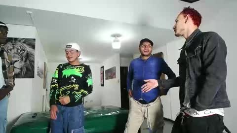 Snapshot of asmodeus7100 chatting on 20, 9, 2025 THOMAS AND DAMIAND online show from 20, 9, 2025