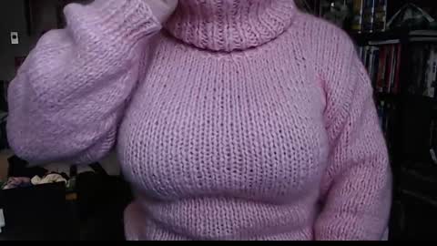 Snapshot of aspen_vale chatting on 2, 2, 2025 Aspen Vale online show from 2, 2, 2025